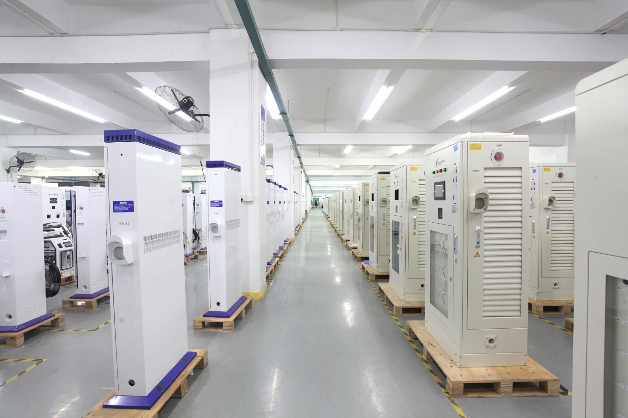 充電樁生產(chǎn)車間(圖1)